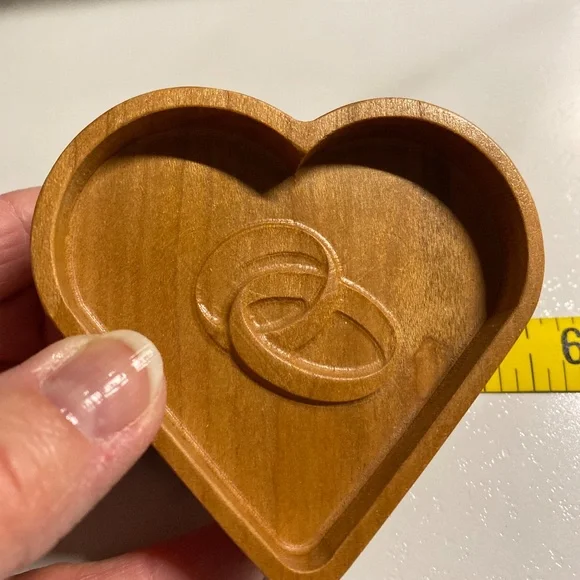 Heart shaped ring keeper - Picture 2 of 6